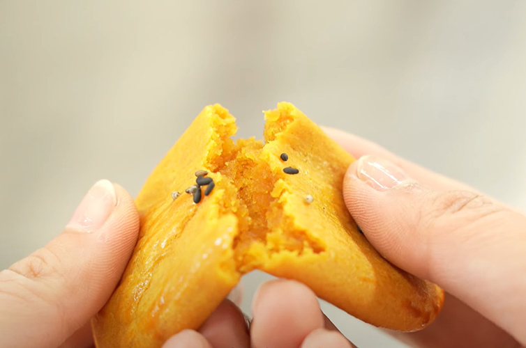 牧野富太郎 朝ドラ らんまん 牧野 まきの まきのさん 高知 おちゃくりカフェ 焼き菓子 しまんと紅茶 バウムクーヘン 新聞ばっぐ セット 